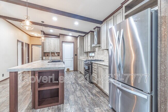 Building Photo - 413 Co Rd 6812