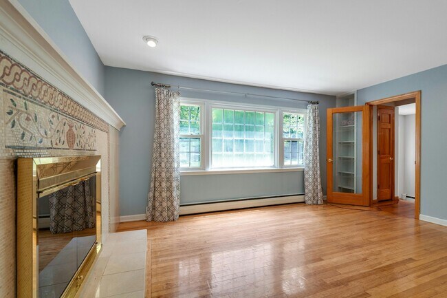 Building Photo - 68 Briarwood Ave