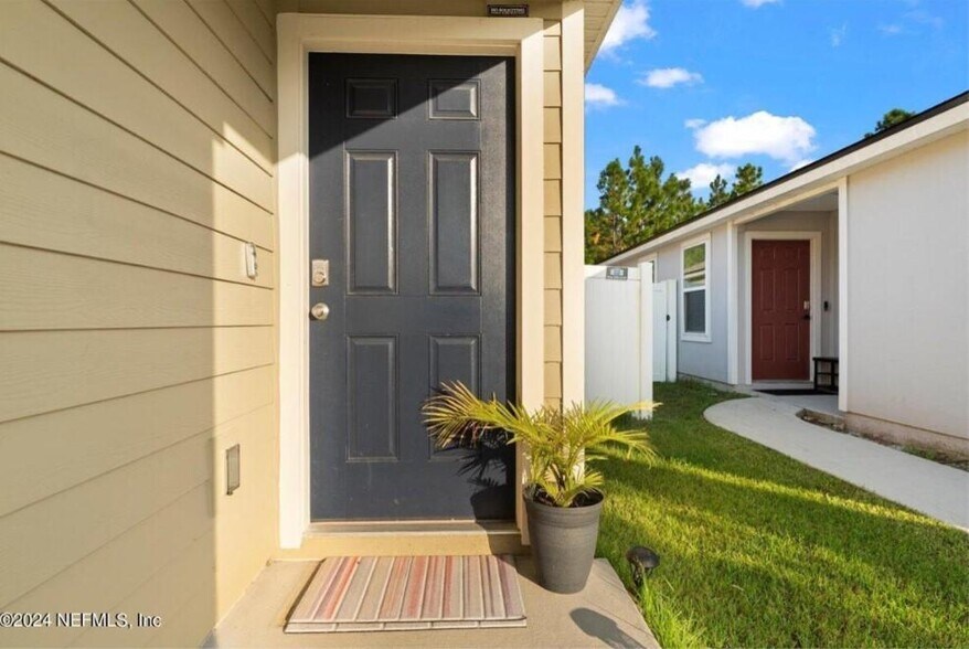 Building Photo - 6021 Bucking Bronco Dr