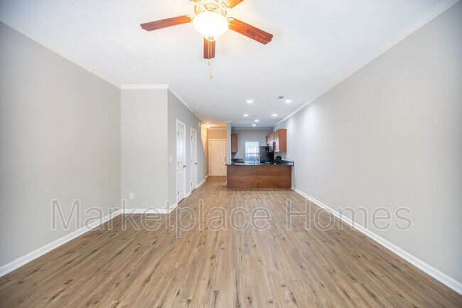 Building Photo - 207 Adderman Dr