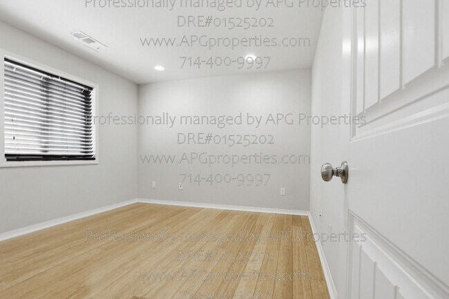 Building Photo - 139 Thompson Ave