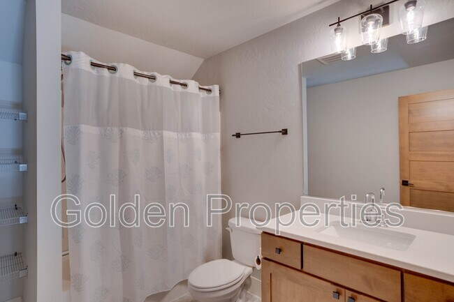 Building Photo - 1270 Tamarindo Ln