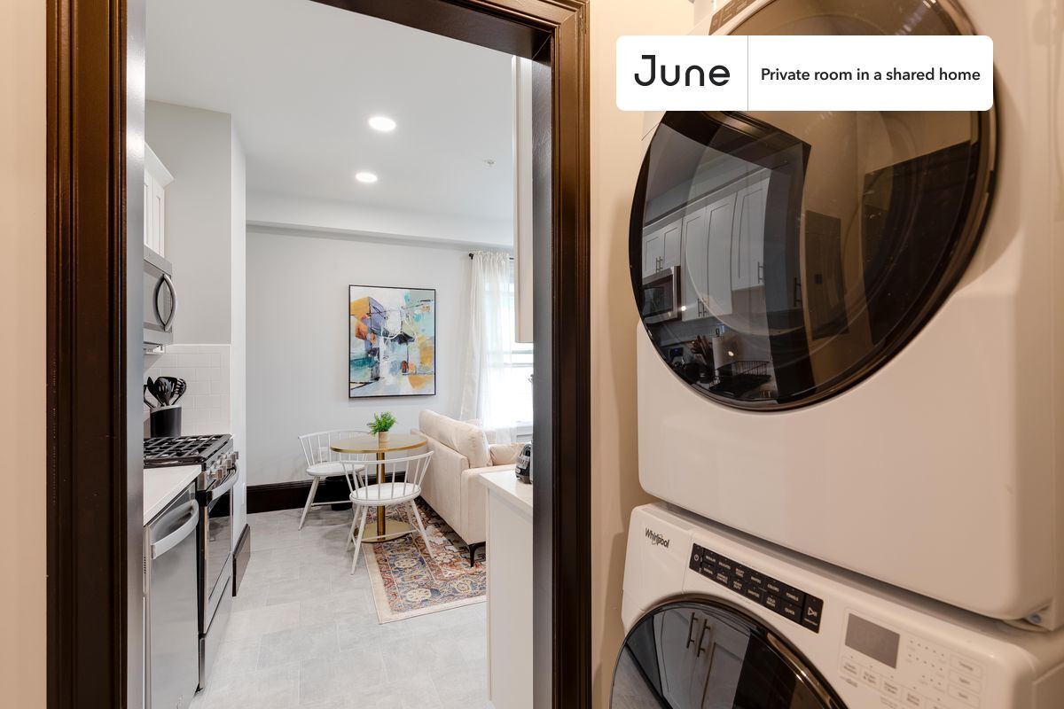 Building Photo - Room in Shared 4 bed/1.5 bath home in South Boston