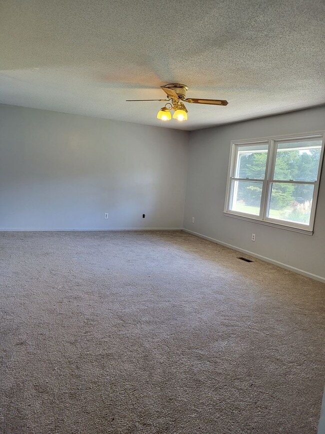 Building Photo - 3 bedroom home in Maiden
