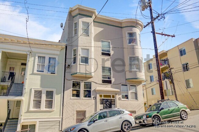 Building Photo - 2136 Jones St