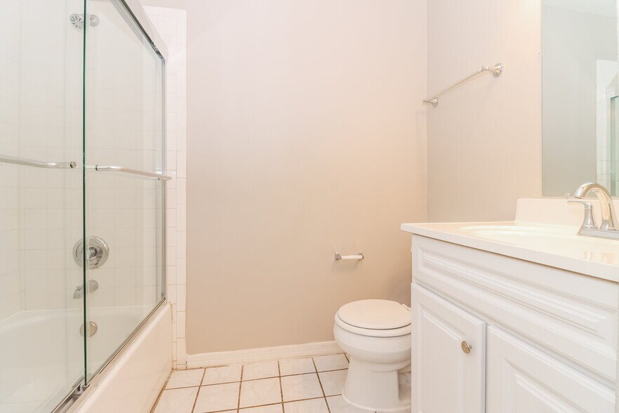 Building Photo - 5303 MacBeth Ct