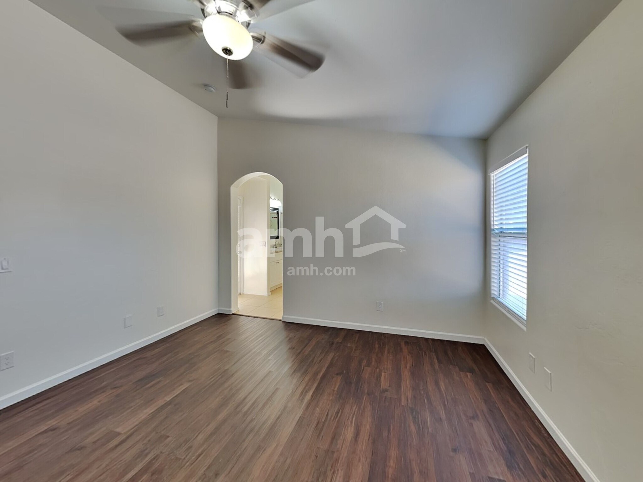 Building Photo - 10706 S Distillery Canyon Spring Dr