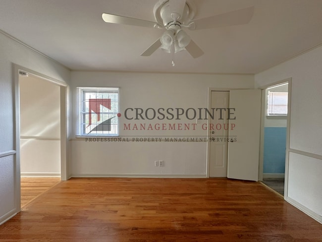 Building Photo - 3 Bedroom 1.5 Bath with Office Space!