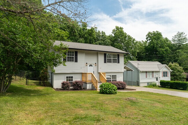 Building Photo - 3312 Kendallmac Ln