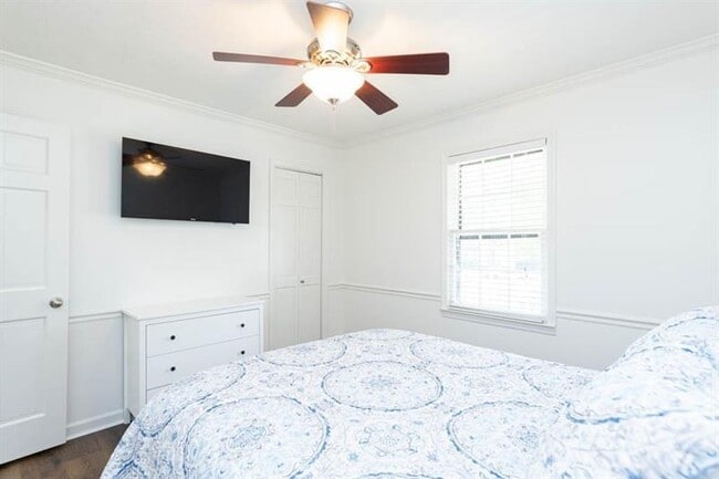 Building Photo - 3200 Lee Dr