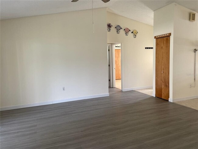 Building Photo - 466 Flamingo Ct