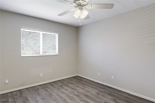 Building Photo - 3737 SW 13th Ave