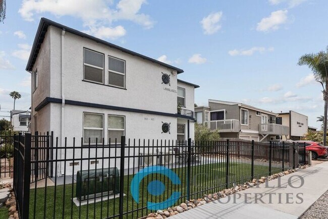 Building Photo - 4571 North Ave