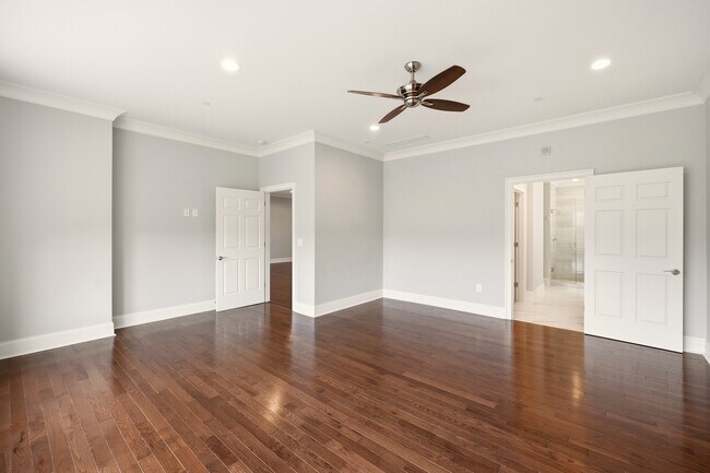 Building Photo - 6600 Seminary Woods Pl