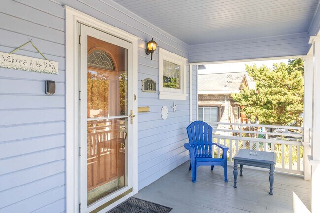 Building Photo - 640 S Columbia St