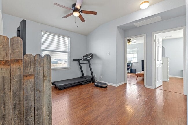 Building Photo - 103 Hoya Ln