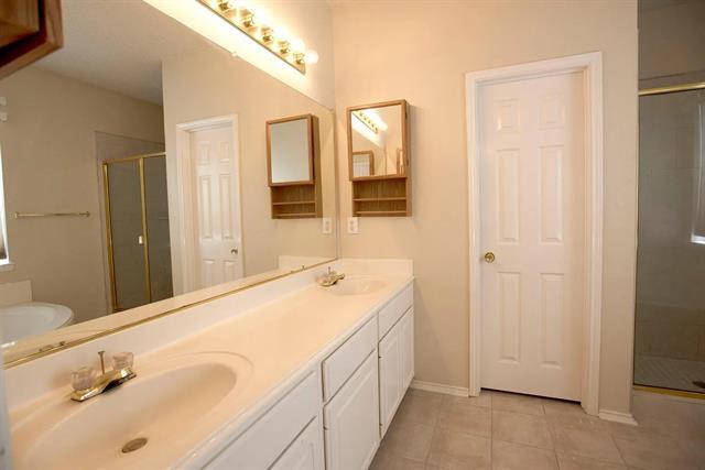 Building Photo - 3916 Rushden Ct