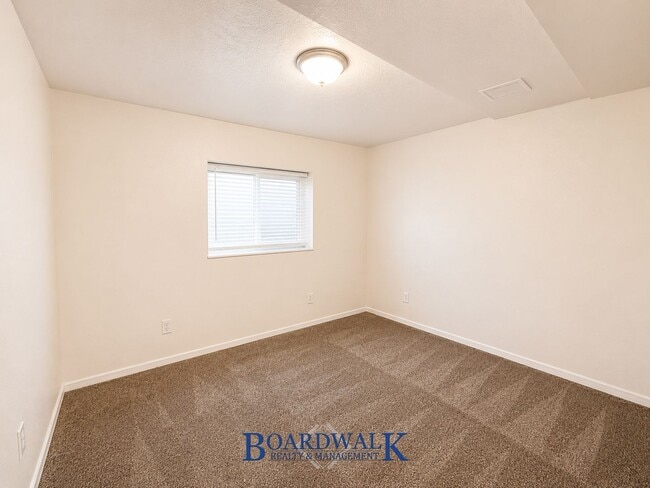 Building Photo - 3549 Colby Ave
