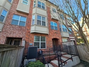 Building Photo - 1665 Richmond Ave.