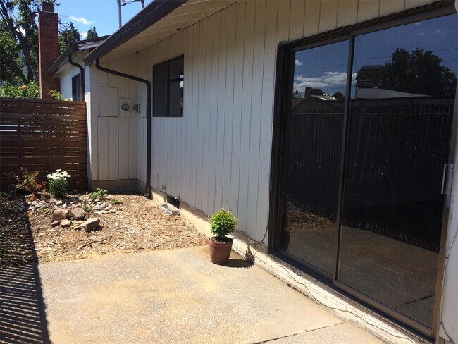 Building Photo - 407 SE 88th Ave