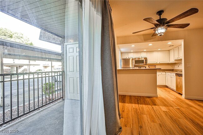 Building Photo - 5493 Indian River Dr