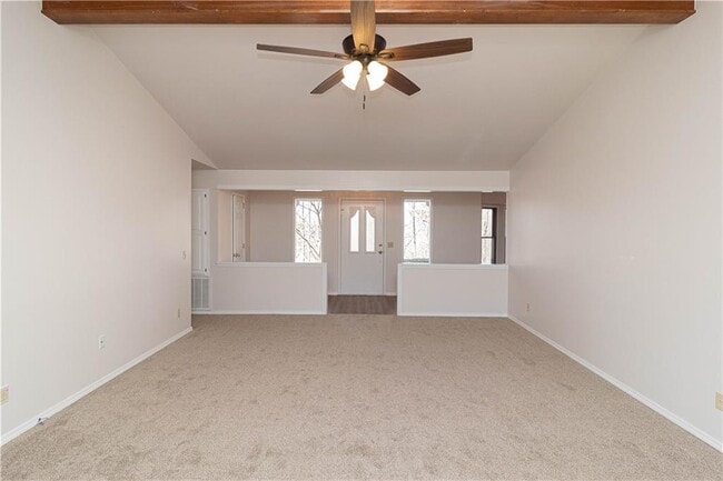 Building Photo - 1 Sandon Ln
