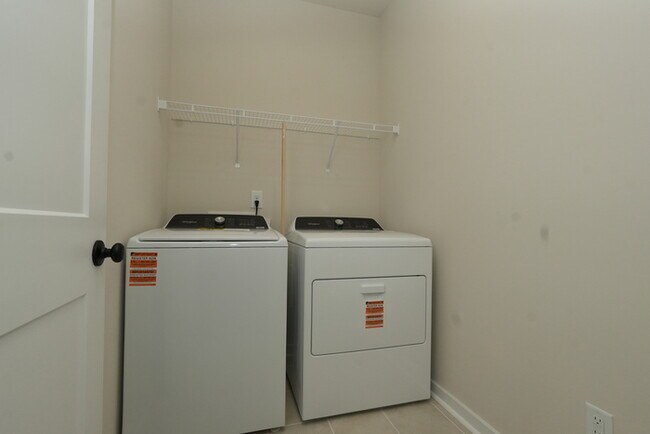 Building Photo - Brand New 3-Bedroom Townhome in Prime Charlotte Location!