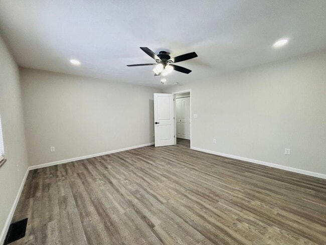 Building Photo - Remodeled 3 bedroom home- available now!