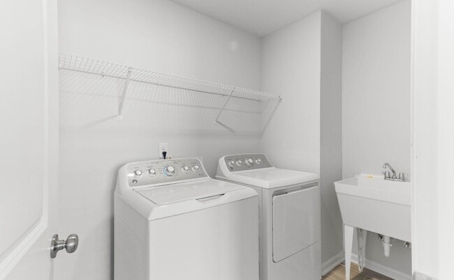 Building Photo - 5014 Pufa St