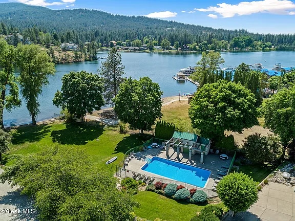 Building Photo - 404 S Chinook Cir