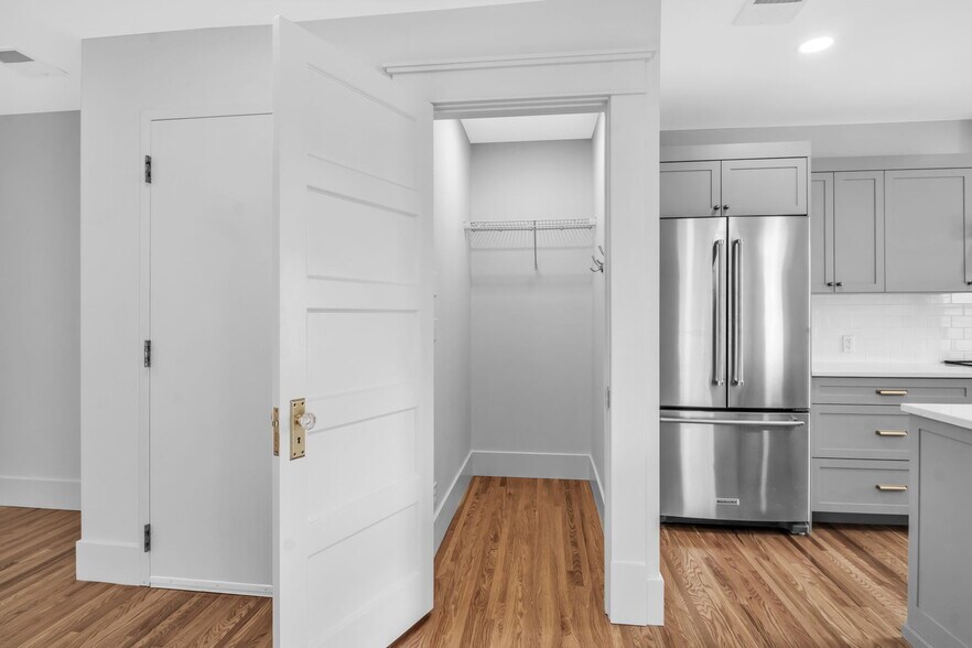 Building Photo - 349 Elmwood Ave