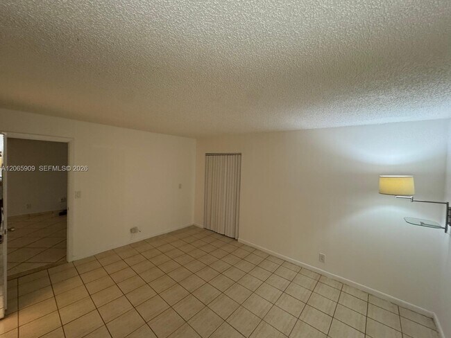 Building Photo - 3022 Coral Springs Dr