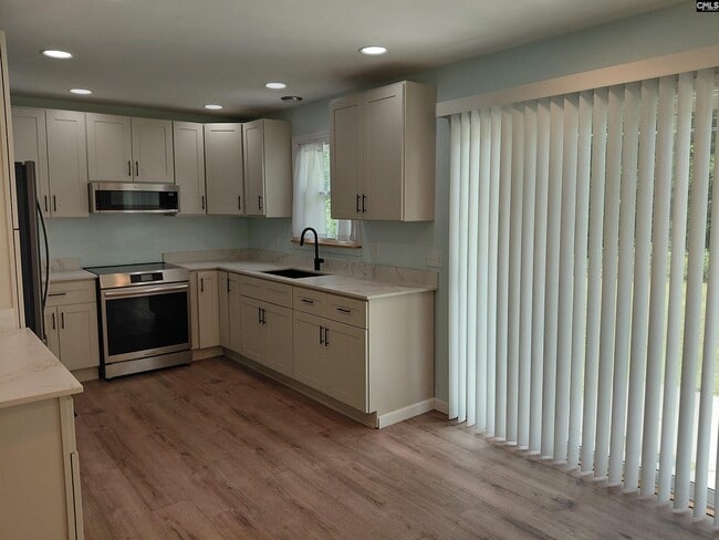 Building Photo - 224 Hickory Ridge Dr