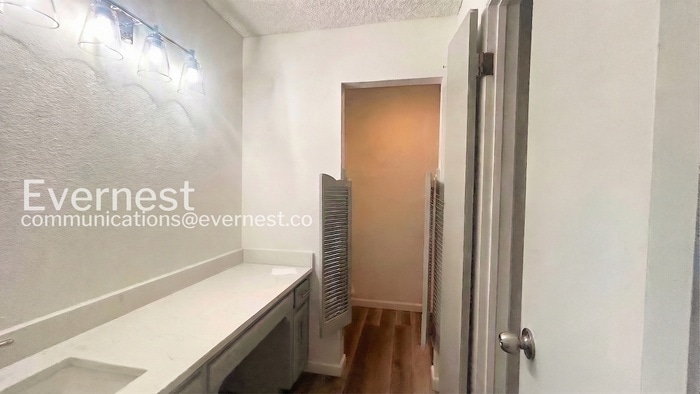 Building Photo - 8311 Shallow Creek Dr