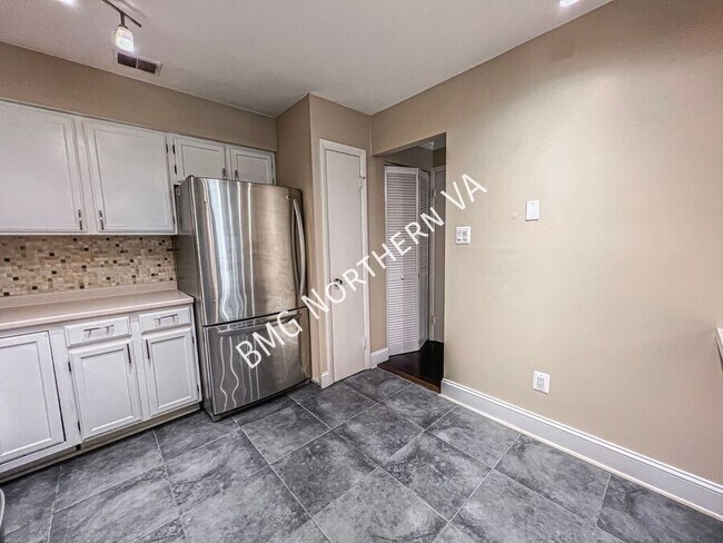 Building Photo - 3816B Steppes Ct