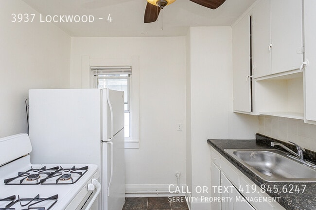 Building Photo - 3937 Lockwood-4