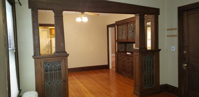 Building Photo - 3304 Emerson Ave S