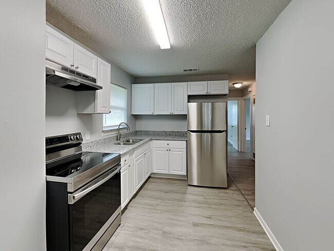 Building Photo - 4720 Kilpatrick Ave