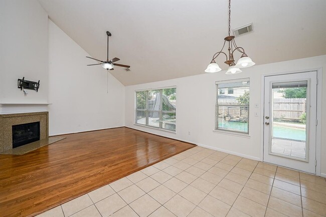 Building Photo - 25007 Ivy Trace Ln