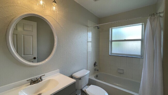 Building Photo - Pet-Friendly 3BR/3BA Single-Family Home in Port Saint Lucie