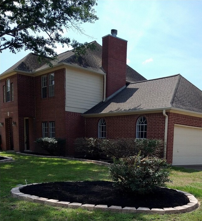 Building Photo - 7211 N Hearthstone Green Dr