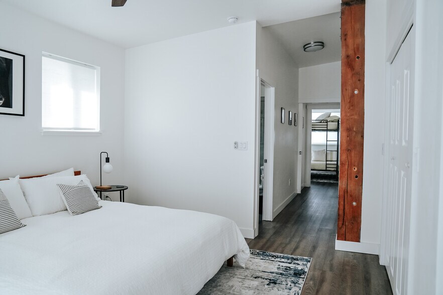 master with view of hallway (pocket door to separate master suite) - 525 8th Ave W