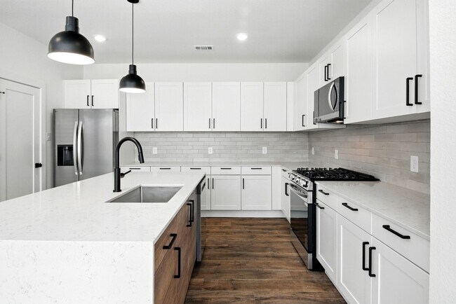 Building Photo - Elevated Living in Sundera at River Ranch | 4 Weeks Free