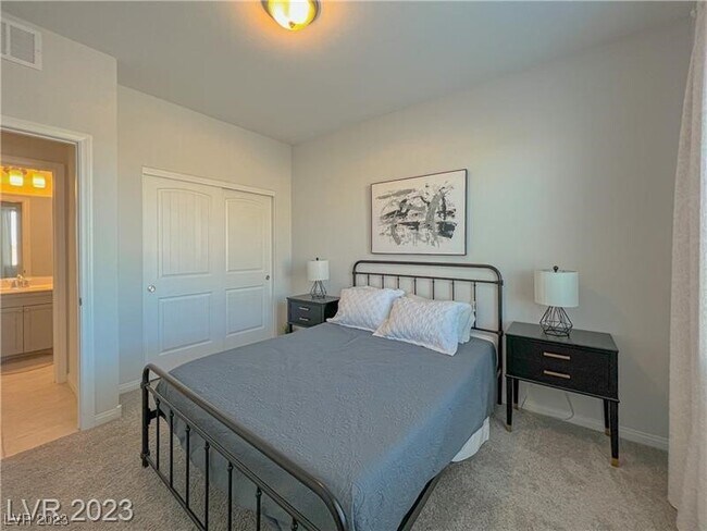 Building Photo - 6983 Atwood Peaks Ave