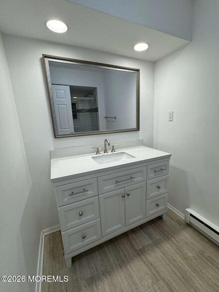 Building Photo - 175 Amberly Dr