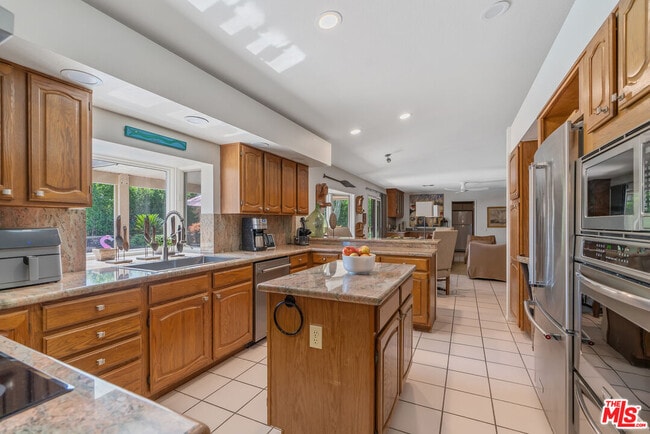 Building Photo - 3599 El Gaucho Cir E