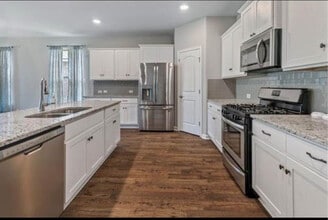 Building Photo - 2245 N Lake Michele Cir