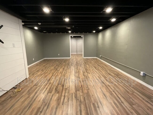 Building Photo - 329 Ring of Kerry Dr