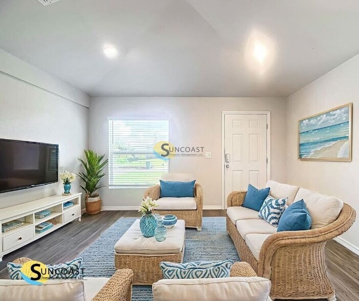 Building Photo - 11185 Pendleton Ave