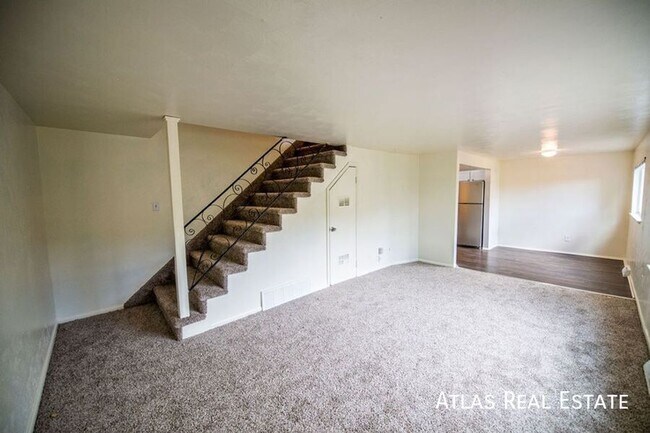 Building Photo - ***COMING SOON!***  Bright and Airy 2bd/1....